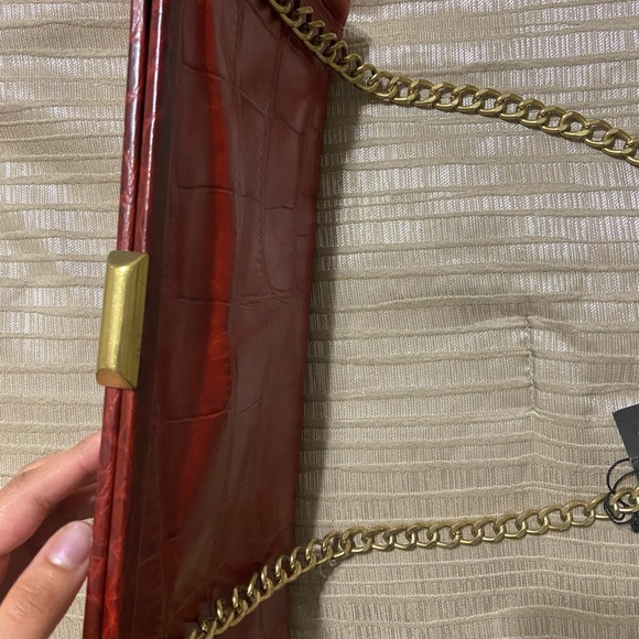 Red purse - Picture 3 of 5